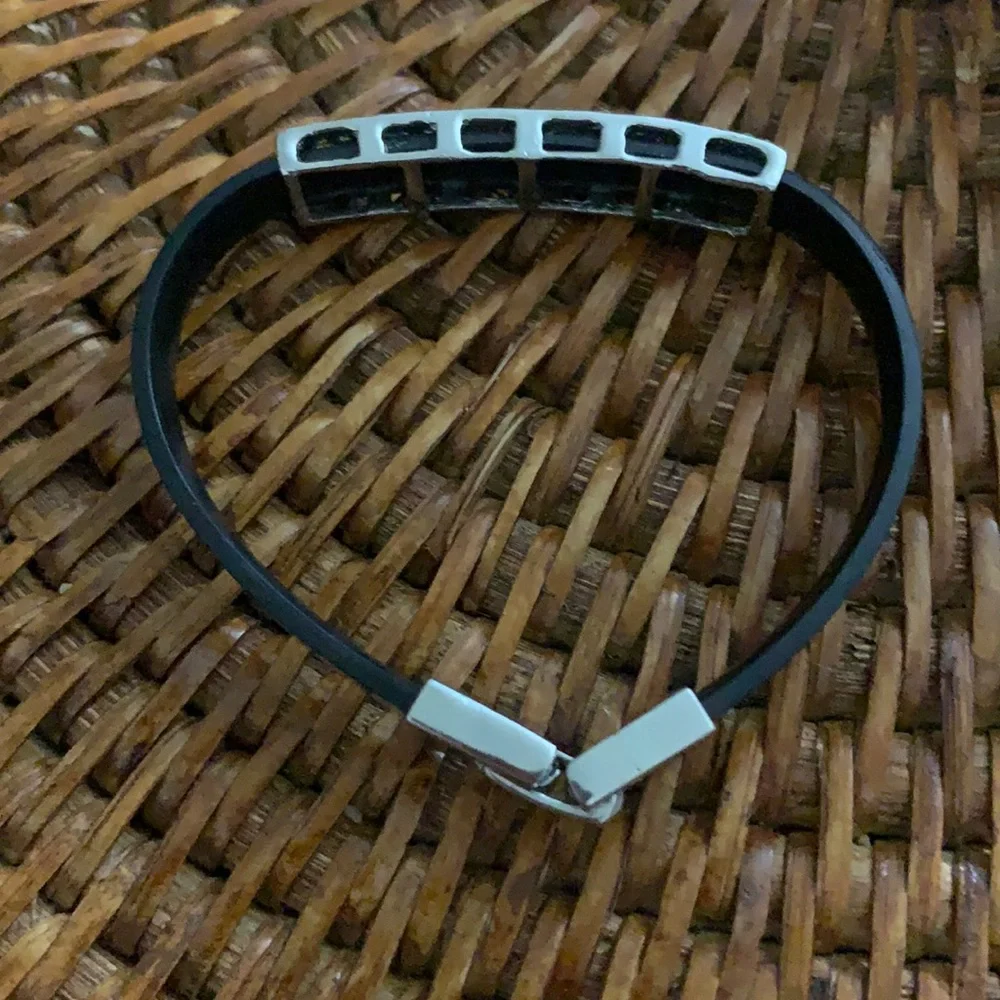 🌸 $3 if bundled Black & Silver Bracelet with Sparkly Gems